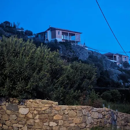 Guetali Du Rocher 别墅