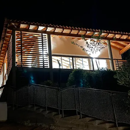 别墅 Guetali Du Rocher