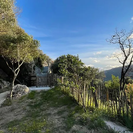 Guetali Du Rocher *