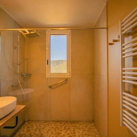 Guetali Du Rocher Villa *