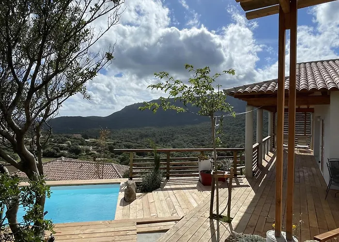 Guetali Du Rocher 别墅 *