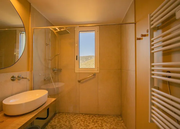 Guetali Du Rocher 别墅