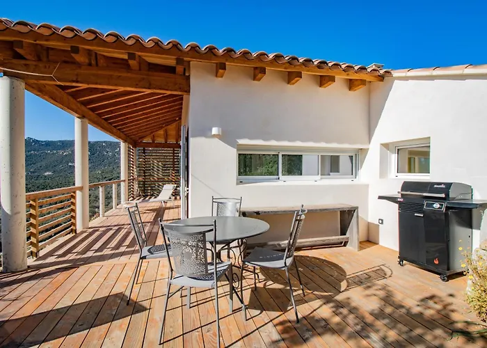 Guetali Du Rocher 别墅 *