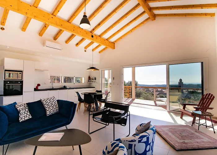 别墅 Guetali Du Rocher *