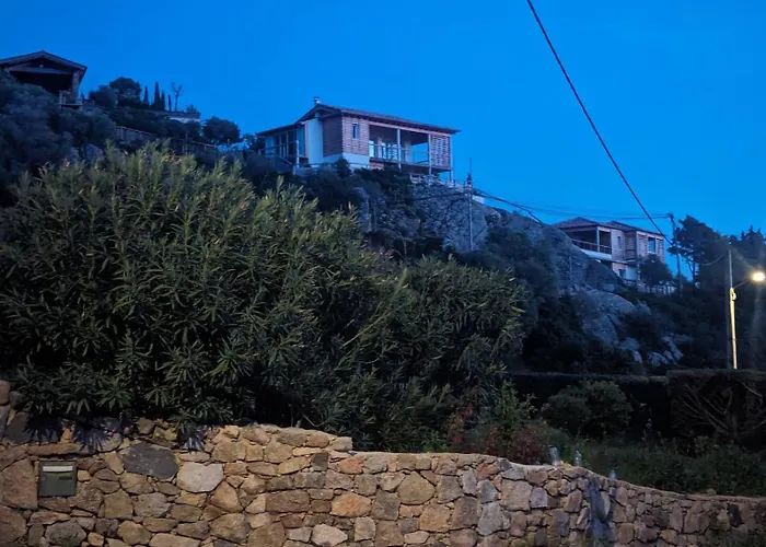 Guetali Du Rocher 别墅